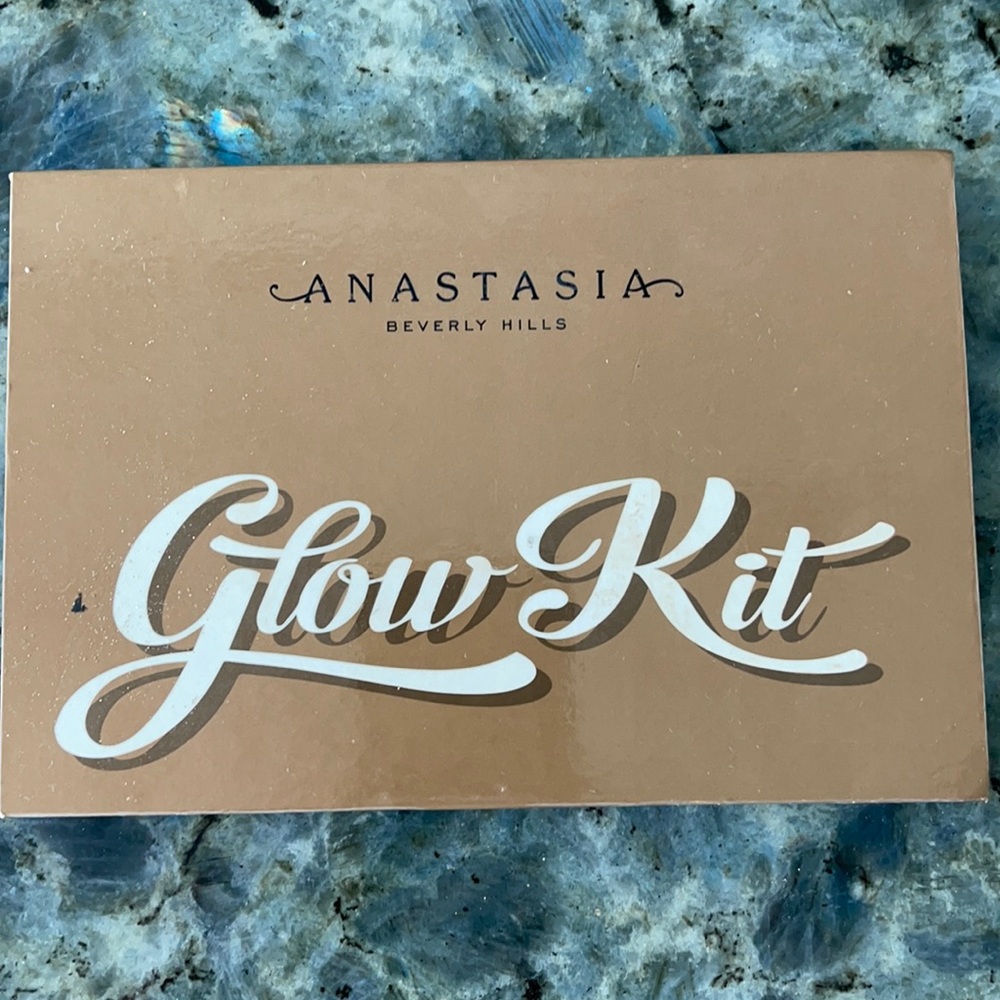 Anastasia Beverly Hills Ultimate Glow Kit